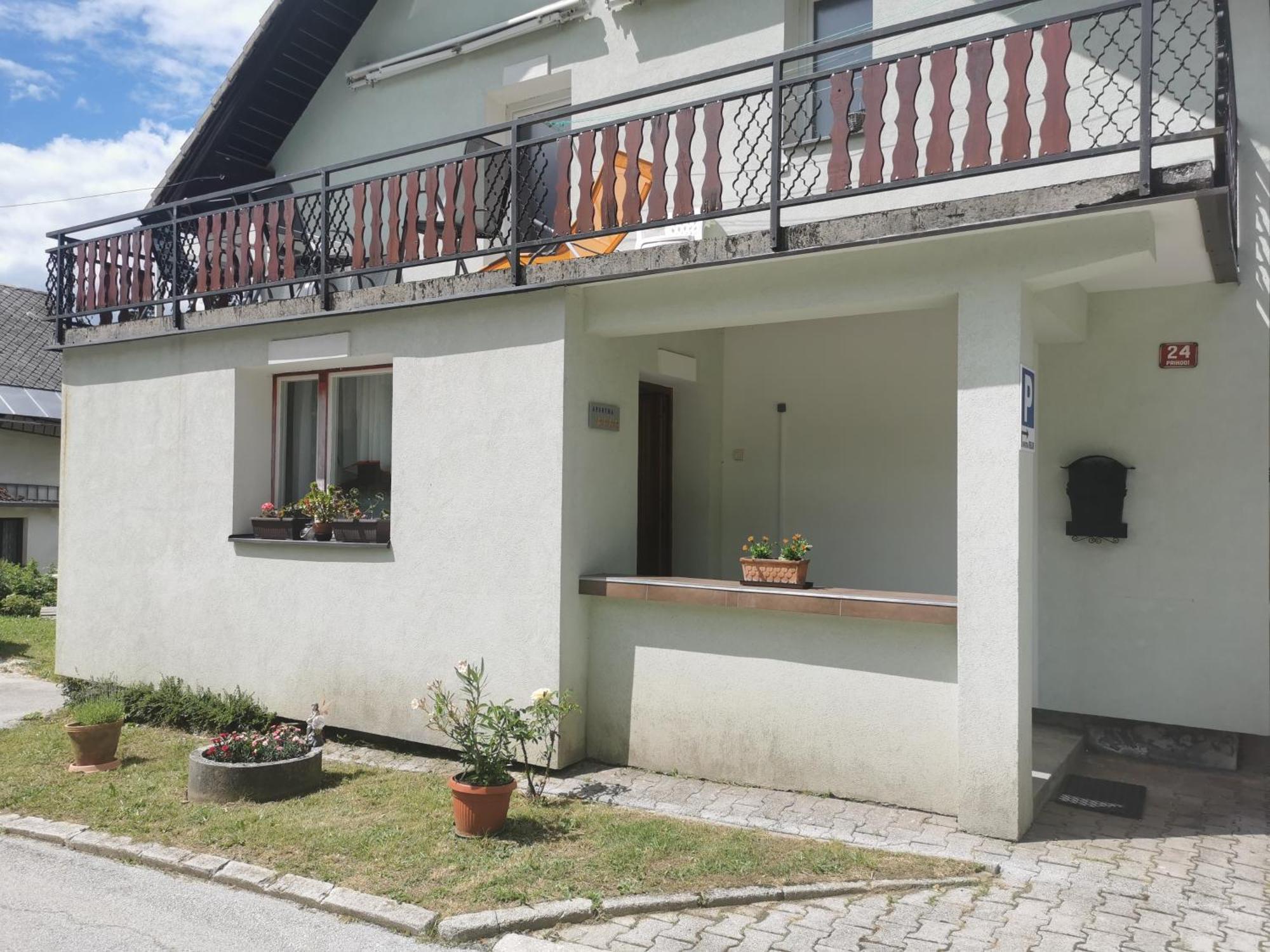 Apartma Rekar - A House, Where You Can Relax In The Embrace Of Nature Есенице Экстерьер фото